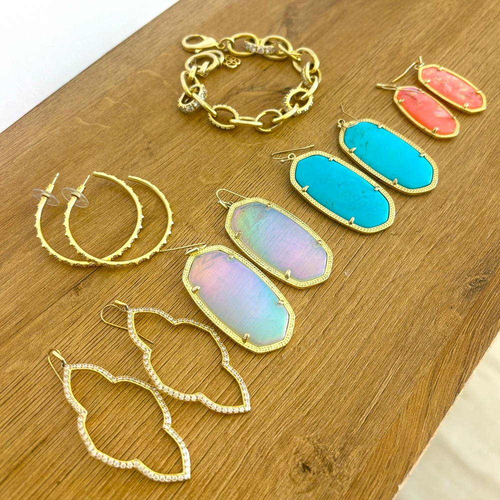 Kendra Scott earrings and bracelet